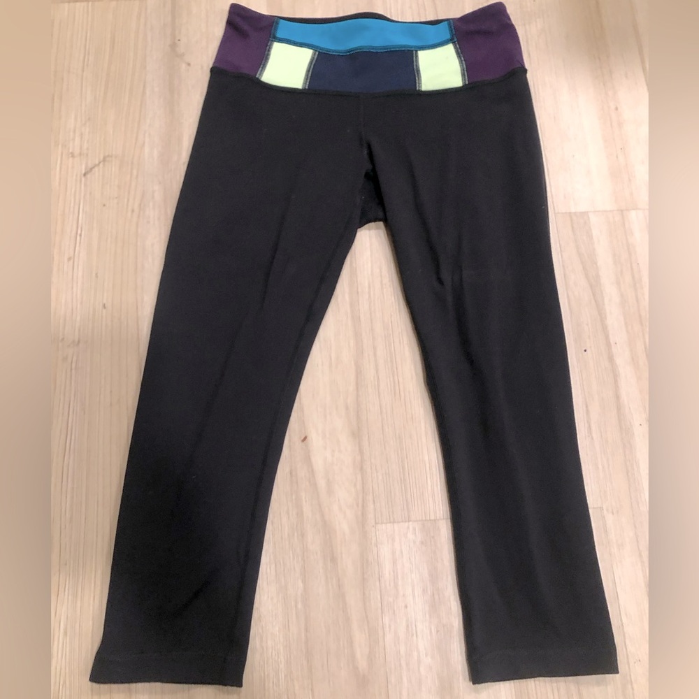 Lululemon Capri Leggings - Size 6